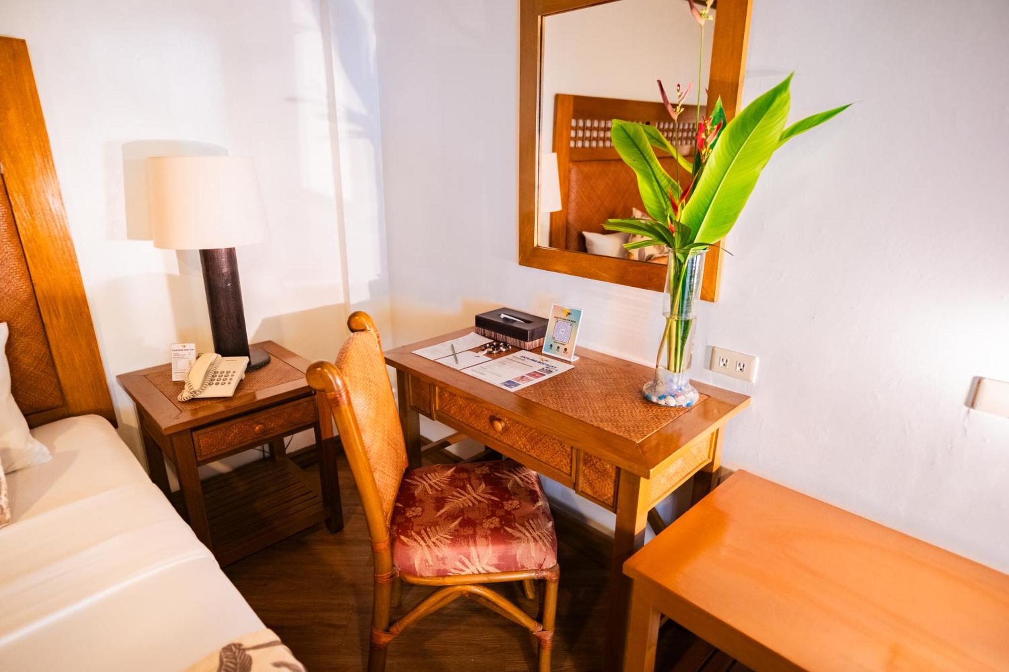Boracay Tropics 4*